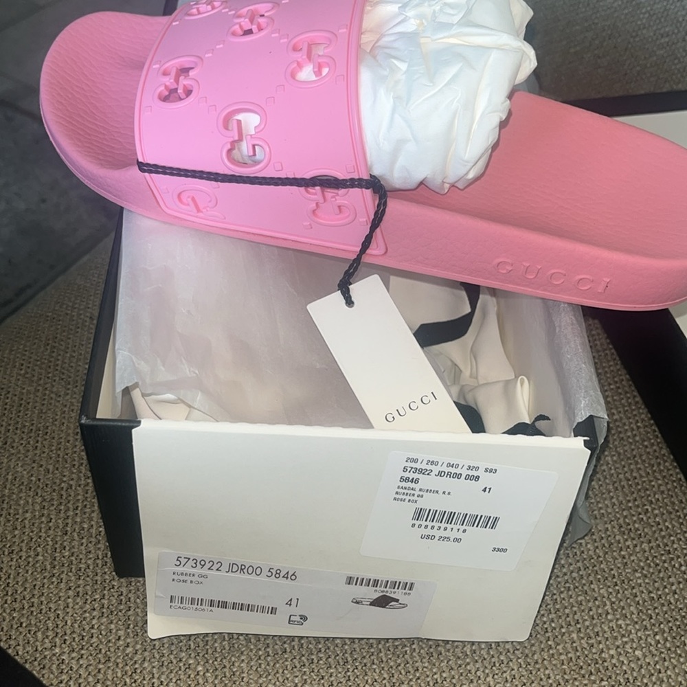 Women Gucci Rubber slides ; NEVER WORN.